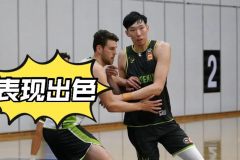 中国男篮队员周琦