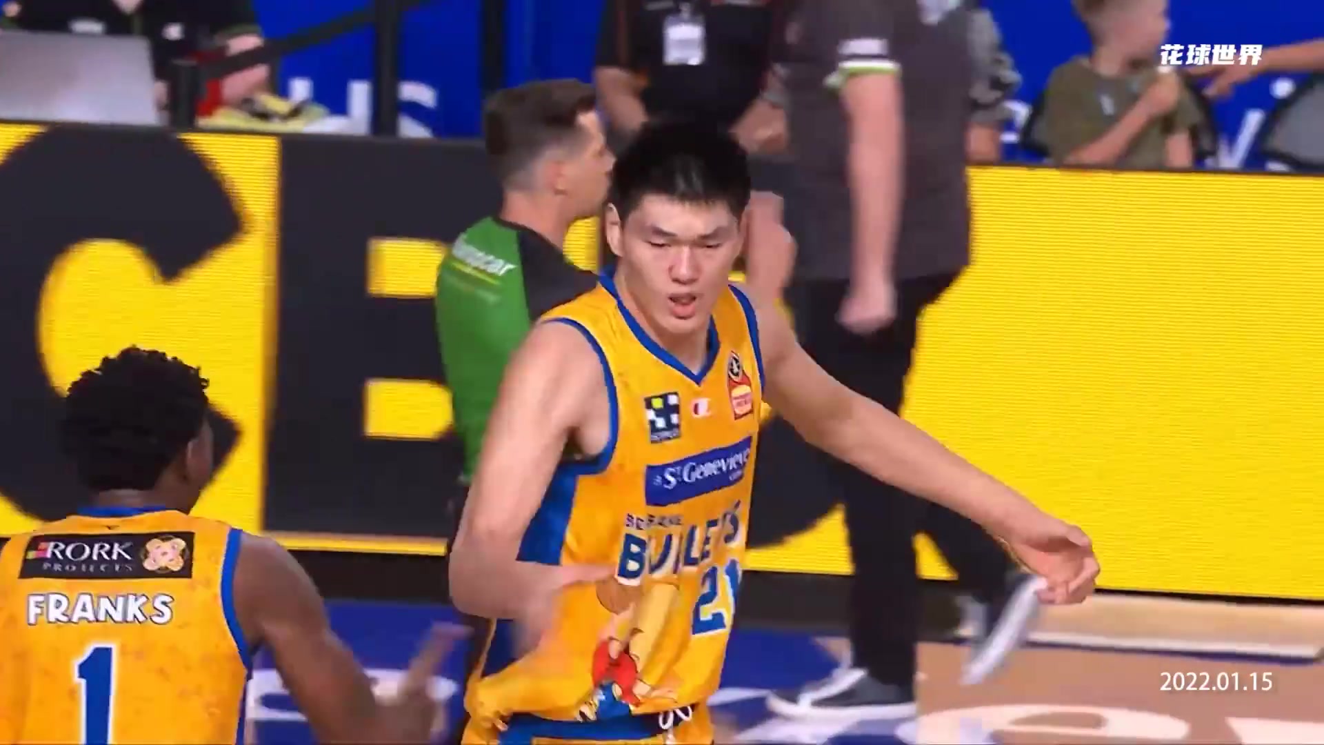 NBL中国德比！周琦2分5篮板vs刘传兴6分5篮板