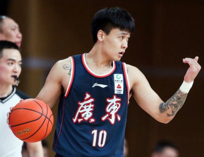 广东男篮队员们