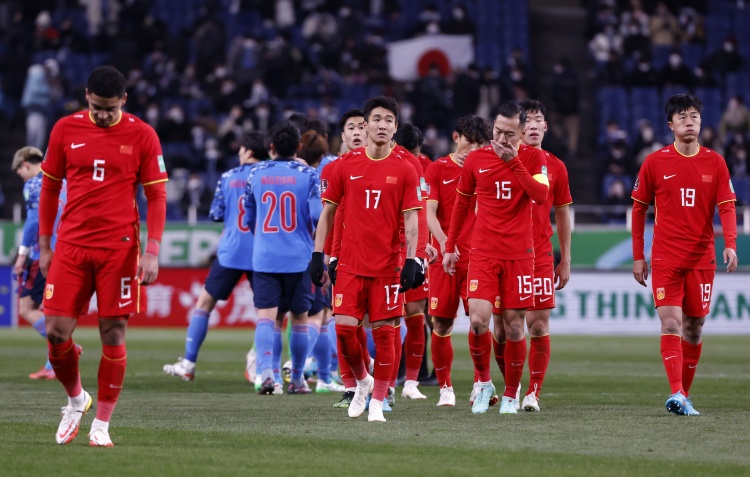 北青：国足年夜饭晚上8点后才开始，赛后在河内休整一天将返沪