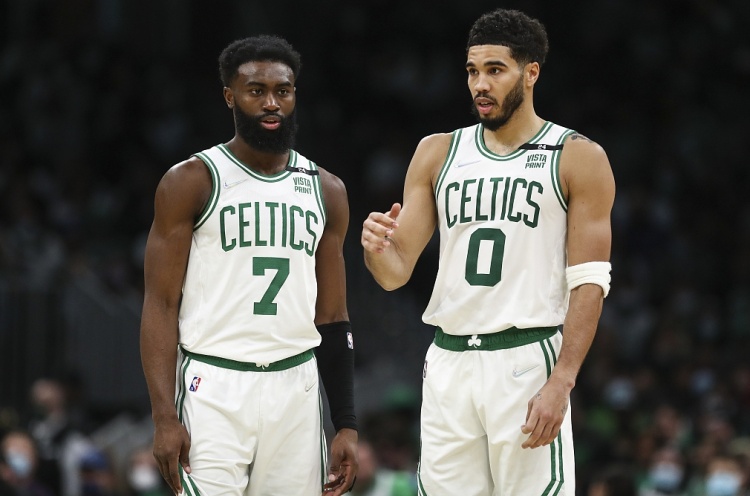 绿军连续4个客场比赛中均赢下至少23分 NBA历史首队！