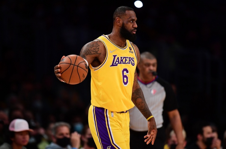 詹姆斯21岁前和35岁后都砍下过50+ NBA历史首人
