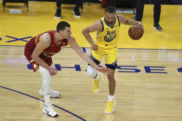 NBA最令人印象深刻球员？约基奇：斯蒂芬-库里 毫无疑问！