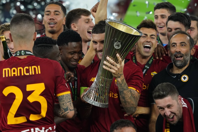 罗马本赛季杯赛季票售出4万张，上一次踢欧联杯场均球迷仅2.9万人
