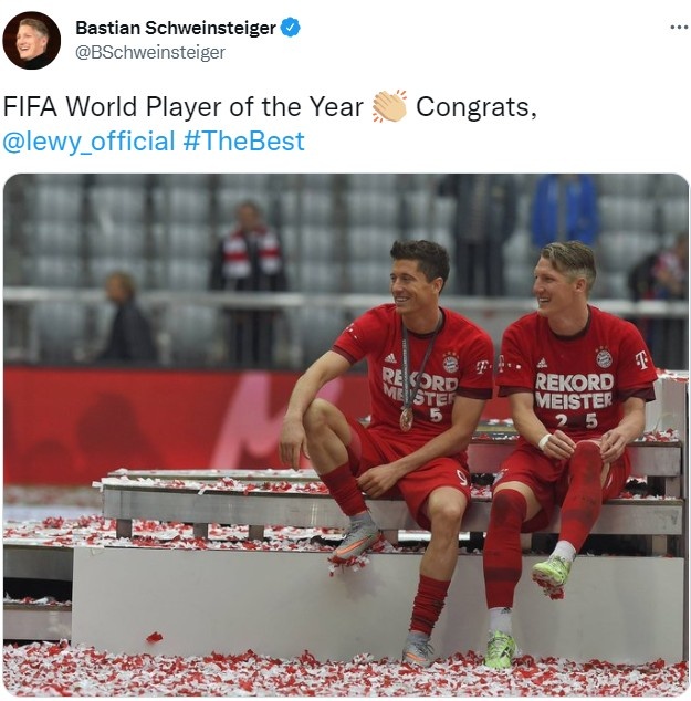 小猪晒合照祝贺莱万：恭喜你获得FIFA世界足球先生！
