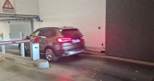 官宣在即！拉泽蒂奇抵达AC米兰总部签署合同