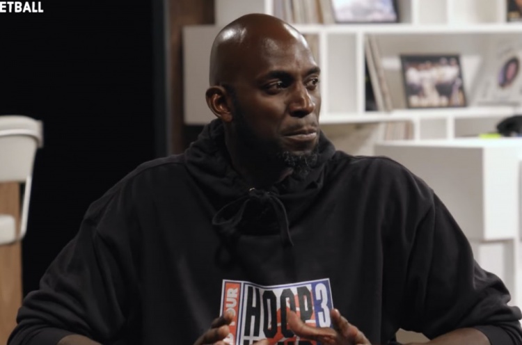 KG：希望浓眉保持身材并竞争下赛季的MVP 他该接过火炬了