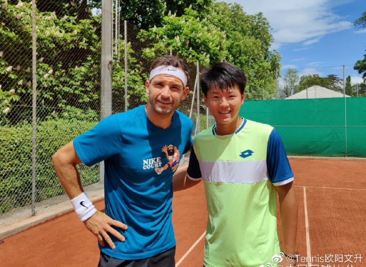 ATP挑战赛波索布兰科站李翰文生涯首秀 连下7局横扫本土菜鸟