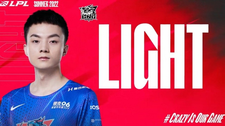 LPL官推分享Light高光：罪恶快感！Light接管了比赛