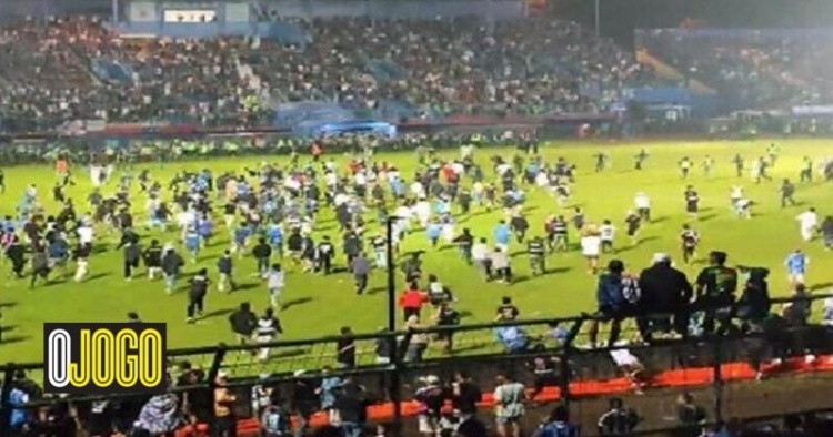 印尼骚乱亲历球员：有球迷闯更衣室后死亡 50万人想要我们的人头