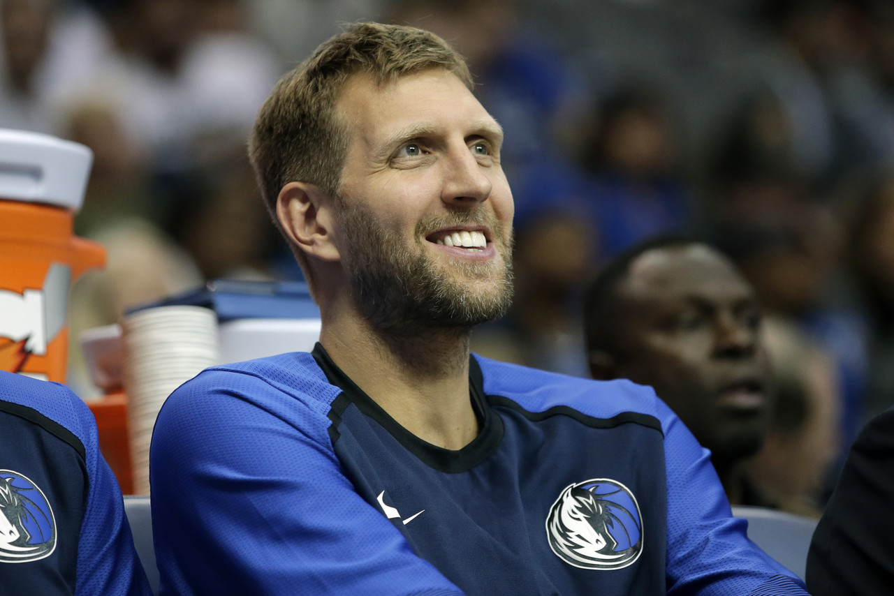 库里谈诺维茨基：他为国际球员打开了NBA的大门