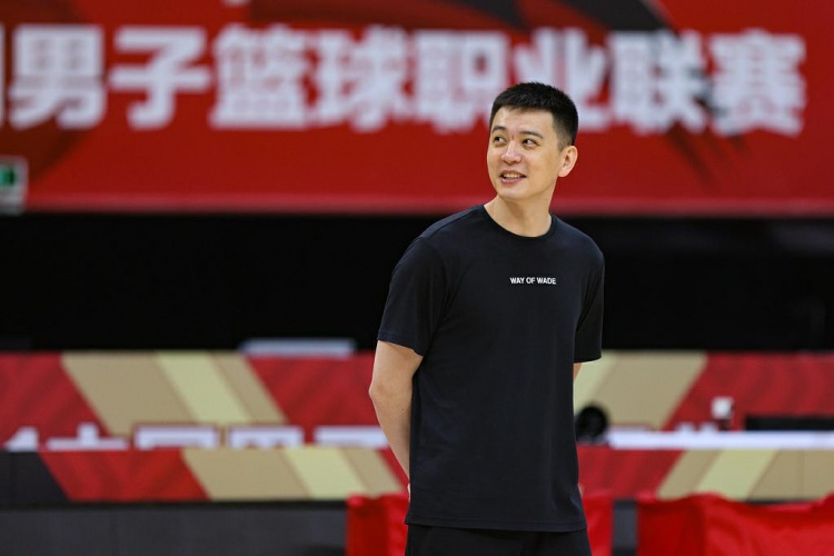 杨鸣：感谢球队所有人的努力 每一位拼搏的队员都是我的MVP