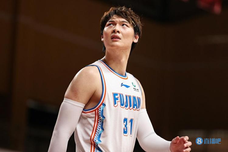 王哲林再次进入NBA视野？宋翔：暂无明确消息指向这方面的事情