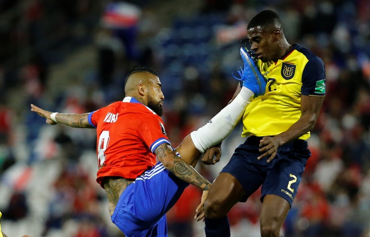 迪马济奥：比达尔飞踹对手脸部遭处罚，他将错过智利三场世预赛