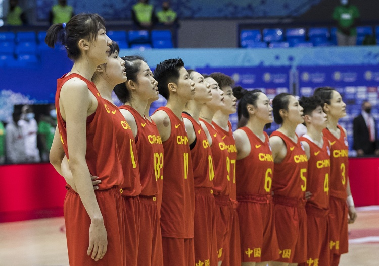 什么叫基本功？中国女篮面对美国女篮 三分命中率46.7%罚球全中
