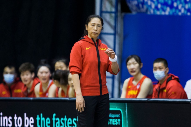用胜利庆生！祝中国女篮主教练郑薇59岁生日快乐！