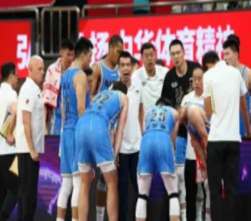 CBA最新战报北京男篮101-76四川男篮 利夫27分13篮板 维尔开场伤退